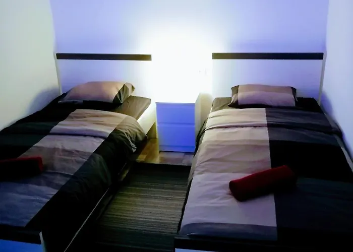 Center - Studio Apartment *