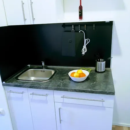 Center - Studio * Pola